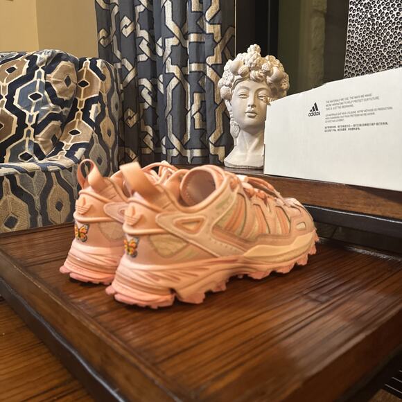 New Adidas Hyperturf Adventure Size 5 Men 6 Women Shoes Pink Butterfly Sneaker main image 5